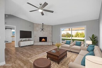 5802 E Gelding Dr in Scottsdale, AZ - Building Photo - Building Photo