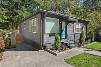 475 Center Hill Ave NW in Atlanta, GA - Foto de edificio - Building Photo