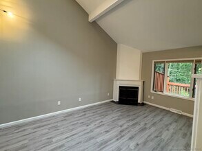 42 Uplands Way in Glastonbury, CT - Building Photo - Building Photo