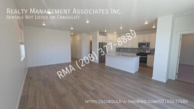 566 W Lyra St in Meridian, ID - Building Photo - Building Photo