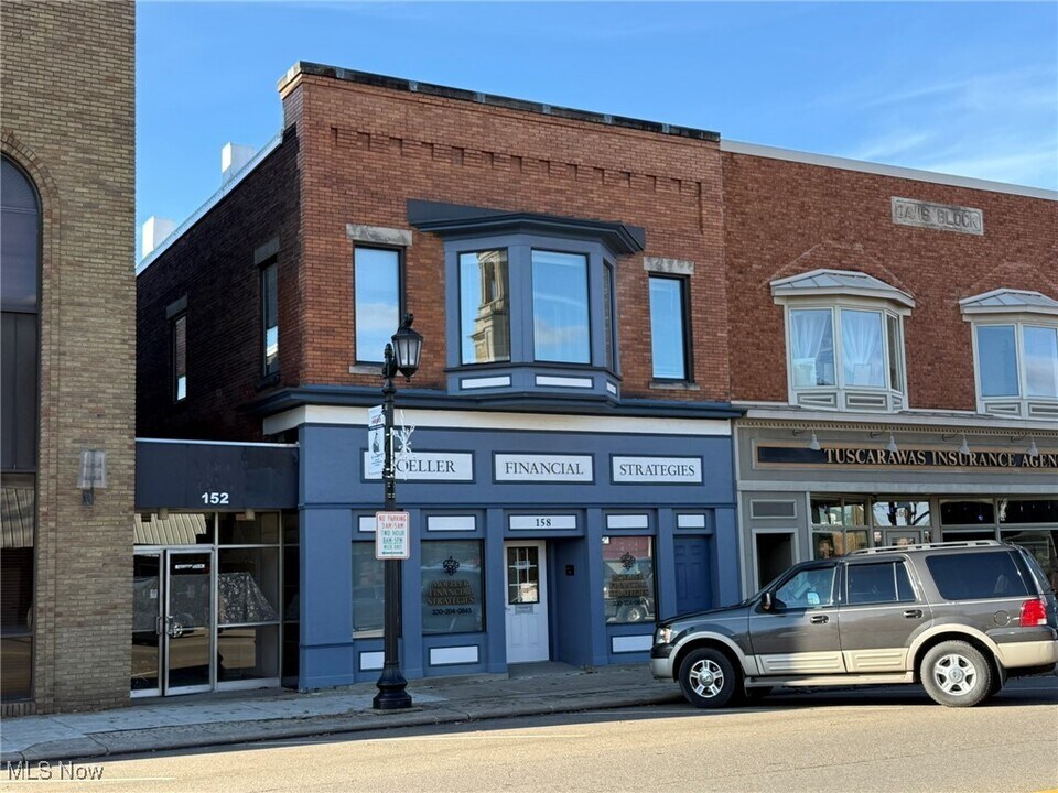 158 N Broadway St in New Philadelphia, OH - Building Photo
