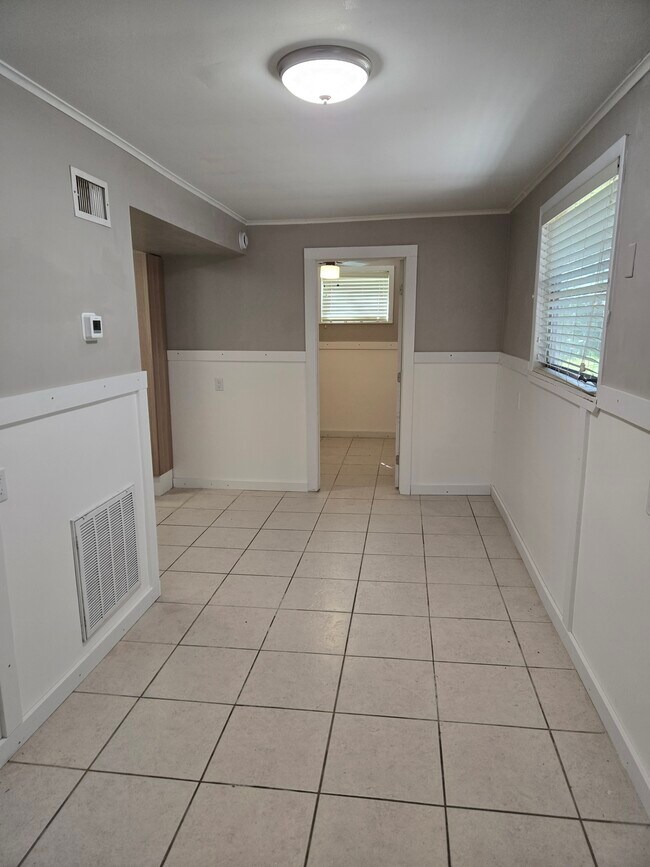 6945 Hibiscus Ave S in South Pasadena, FL - Building Photo - Building Photo