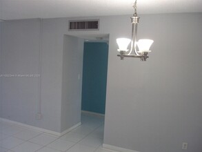 8530 Old Country Manor in Davie, FL - Building Photo - Building Photo