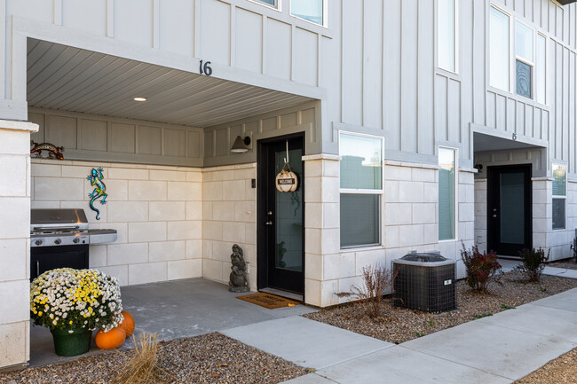 Lofts at Fort Union in Midvale, UT - Building Photo - Building Photo