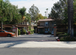 La Mesa Park in La Mesa, CA - Foto de edificio - Building Photo