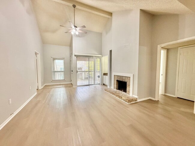 8155 Jefferson Hwy in Baton Rouge, LA - Building Photo - Building Photo