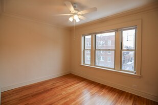 1201 W Waveland Ave, Unit 3 in Chicago, IL - Building Photo