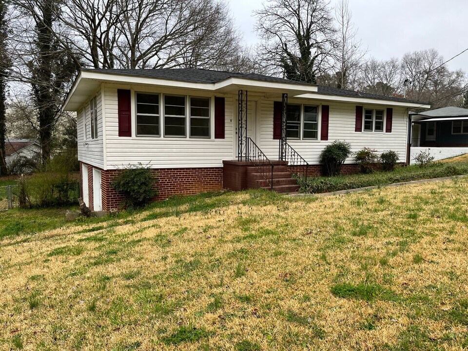 33 Doncaster Dr NE in Rome, GA - Building Photo