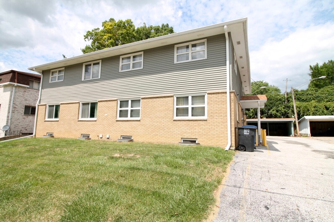 4527 12th Ave, Unit 4 in Moline, IL - Building Photo