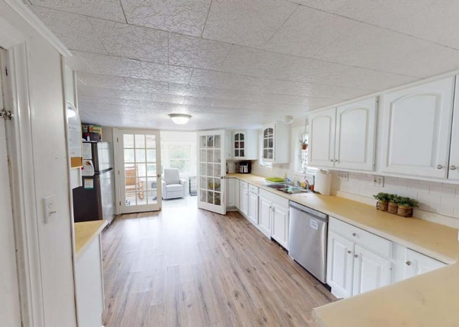 property at 986 Kenduskeag Ave