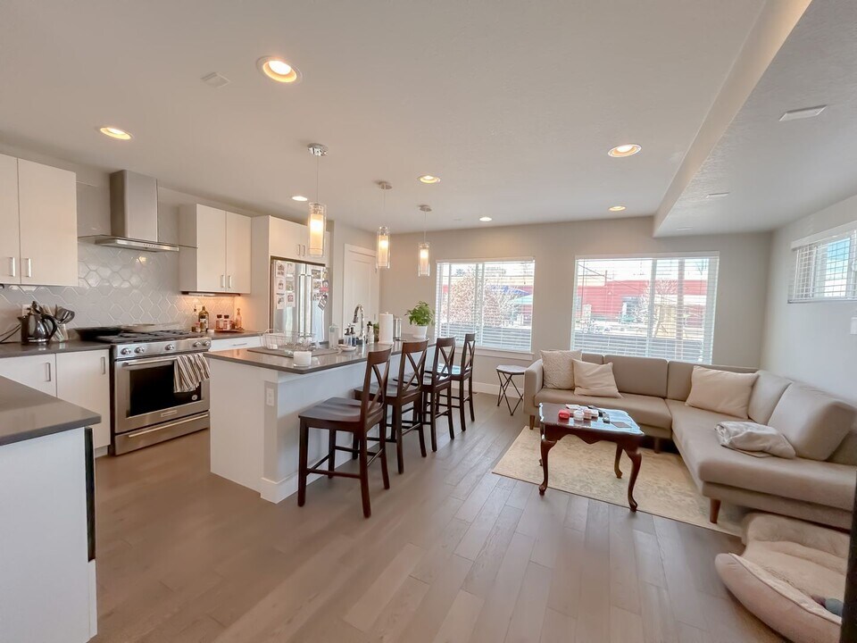 2233 Eliot St in Denver, CO - Building Photo