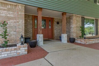 11108 Leaning Elm Rd in Oklahoma City, OK - Building Photo - Building Photo