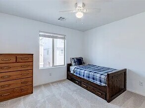 8941 Glass Gallery Ct in Las Vegas, NV - Building Photo - Building Photo