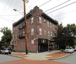 216 Park Ave in East Rutherford, NJ - Building Photo