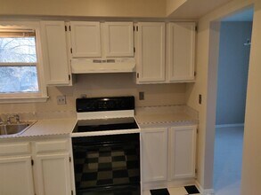3158 Oak St, Unit upstairs in Kansas City, MO - Building Photo - Building Photo