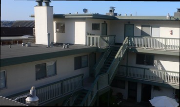 Beach House Apartments in Sausalito, CA - Building Photo - Building Photo