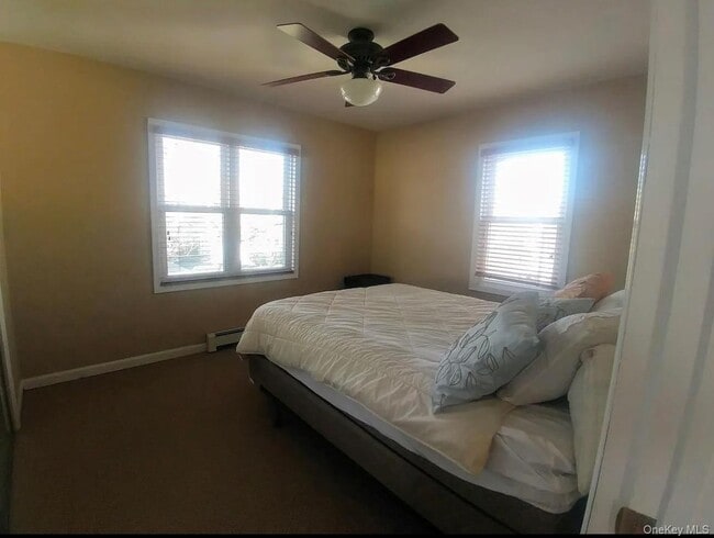 60 Monroe St in Lynbrook, NY - Building Photo - Building Photo