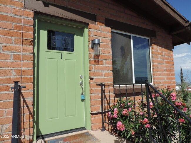 401 S Skyline Cir in Tombstone, AZ - Building Photo - Building Photo