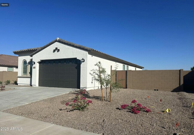 472 E Diamond Dr in Casa Grande, AZ - Building Photo - Building Photo