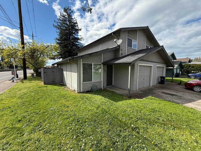 1322 Q St in Springfield, OR - Building Photo - Building Photo