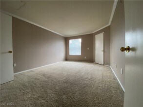 1150 N Buffalo Dr in Las Vegas, NV - Building Photo - Building Photo