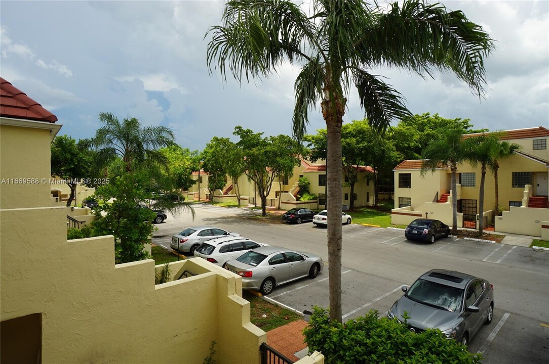 13015 SW 88th Terrace S in Miami, FL - Building Photo