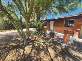 7025 E 39th Pl in Tucson, AZ - Building Photo