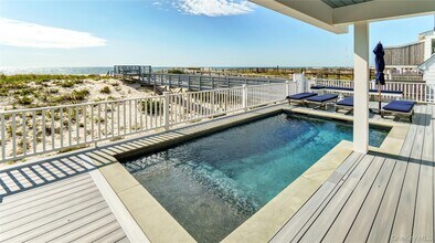 939 Dune Rd in Westhampton Beach, NY - Building Photo - Building Photo