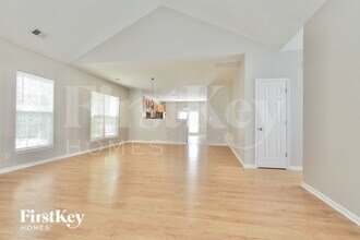 5611 David Christian Pl in Greensboro, NC - Foto de edificio - Building Photo