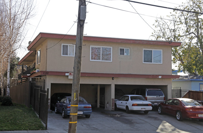 2122 High St in Oakland, CA - Foto de edificio - Building Photo