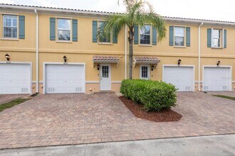 1633 Napoli Dr W in Sarasota, FL - Building Photo - Building Photo