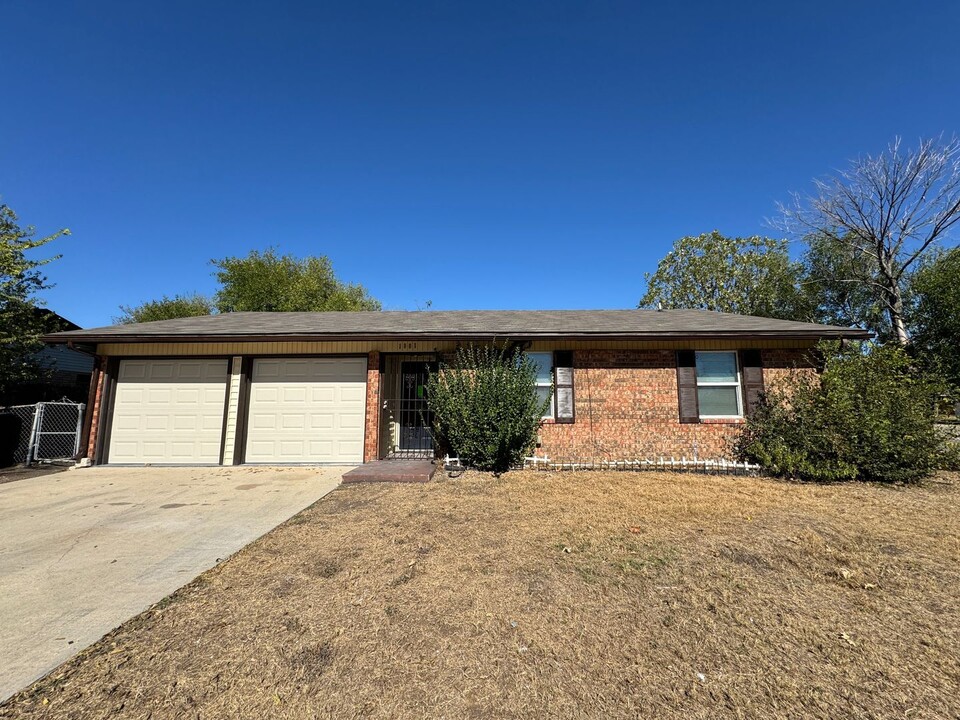 1001 Ronstan Dr in Killeen, TX - Building Photo
