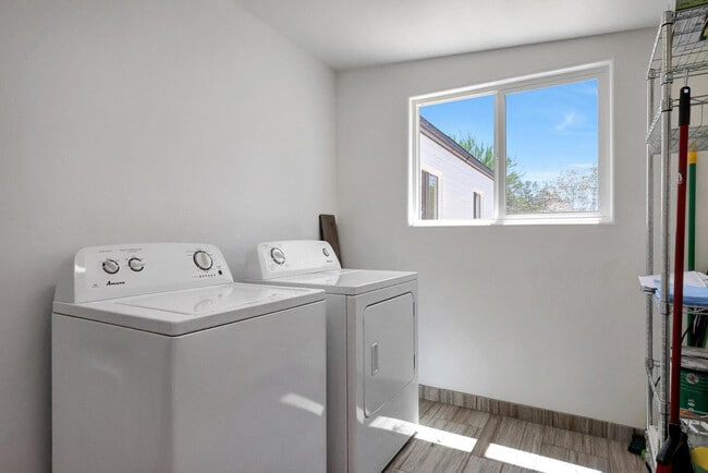 property at 224 W Glenrosa Ave