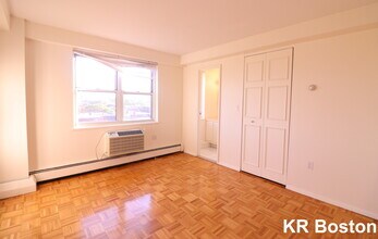 25 Thatcher St in Brookline, MA - Building Photo - Building Photo