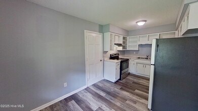 1329 Hazel Ave in New Bern, NC - Building Photo - Building Photo