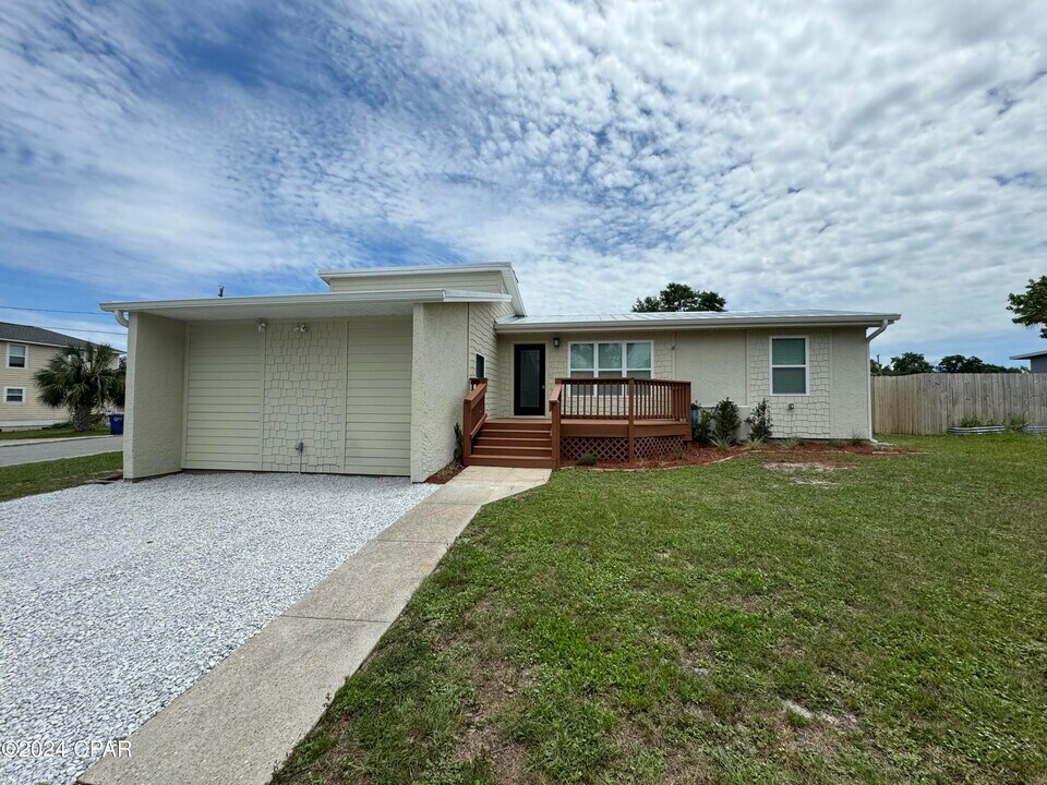 1216 Arthur Ave in Panama City, FL - Building Photo