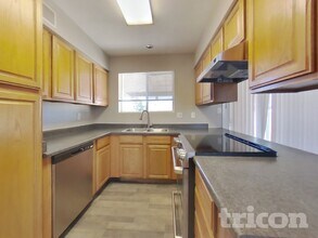 17834 N 9th Ave in Phoenix, AZ - Foto de edificio - Building Photo