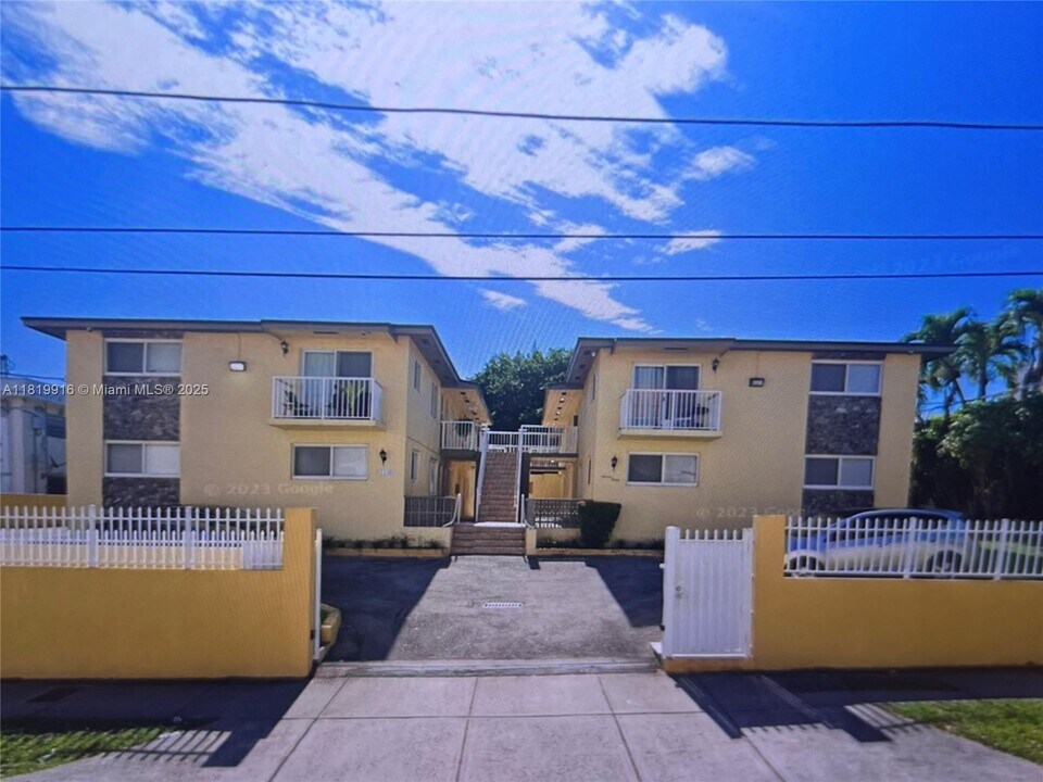 1140 SW 3rd St in Miami, FL - Building Photo