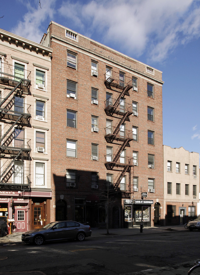 62 Leroy St in New York, NY - Building Photo - Building Photo