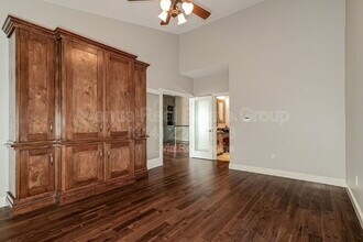 8914 Hilltop Manor Dr in Olivette, MO - Building Photo - Building Photo