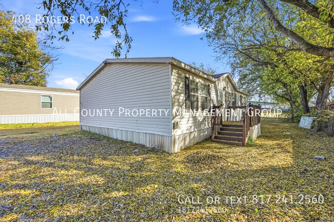 408 Rogers Rd in Newark, TX - Building Photo - Building Photo