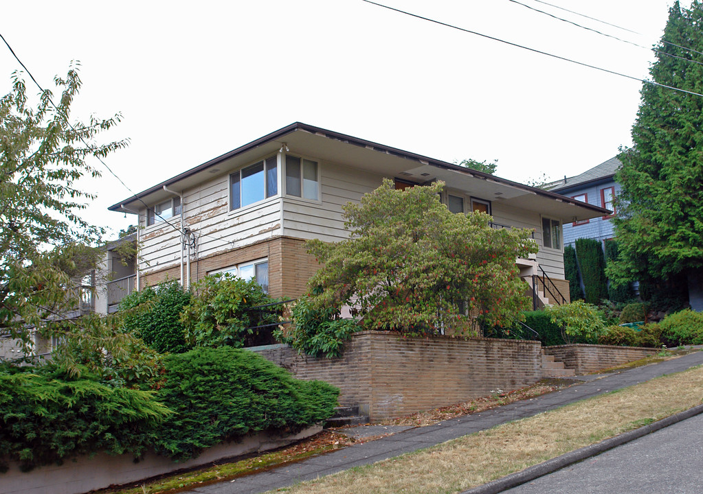 963 N Motor Pl in Seattle, WA - Building Photo