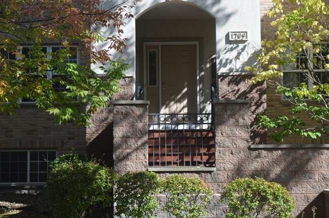 1709 Carns Dr in Madison, WI - Building Photo - Building Photo
