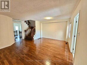 56 Briarcrest Dr in Markham, ON - Building Photo - Building Photo