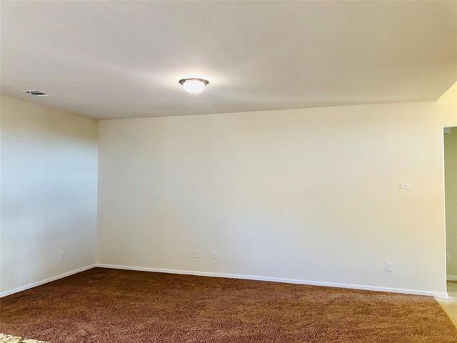 925 Rutherford Dr in Crowley, TX - Building Photo - Building Photo