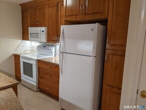 95 -2B Woodsedge Dr in Newington, CT - Building Photo - Building Photo