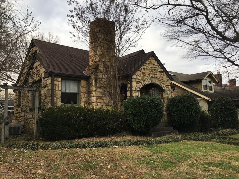 2013 18th Ave S in Nashville, TN - Building Photo