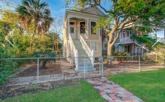 property at 2814 Avenue O 1/2