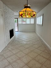 12538 Collins St in Valley Village, CA - Foto de edificio - Building Photo
