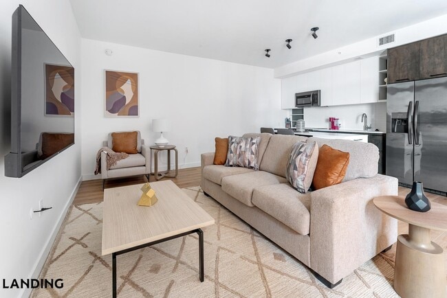 632 Howard Rd SE, Unit 942 in Washington, DC - Foto de edificio - Building Photo